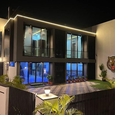 Stayhaven Starmount 4Bhk & Pool Bombay Extérieur photo
