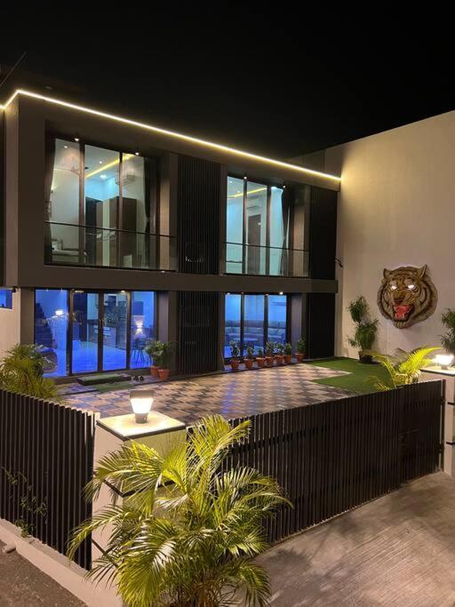 Stayhaven Starmount 4Bhk & Pool Bombay Extérieur photo